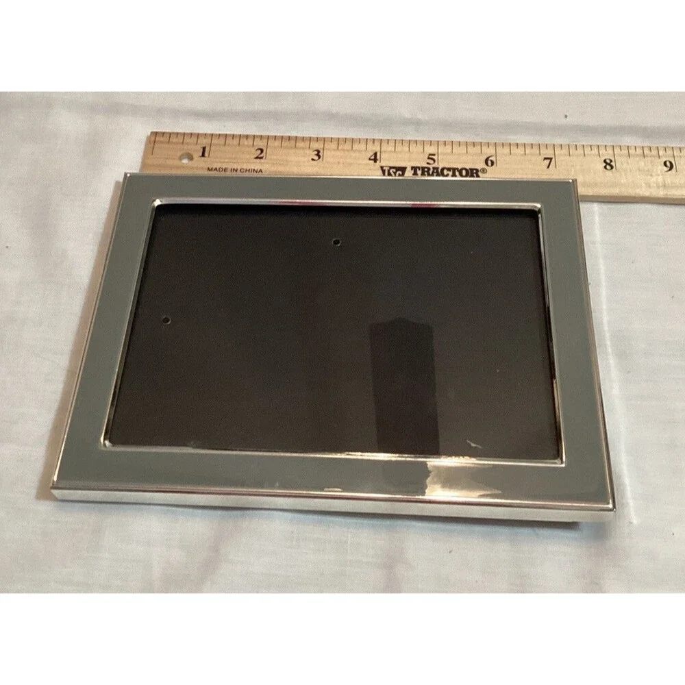 Isaac Jacobs Modern Style Silver Colored Basic Stylish Glass Picture Frame